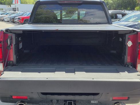 Used 2024 Honda Ridgeline Black Edition image 9