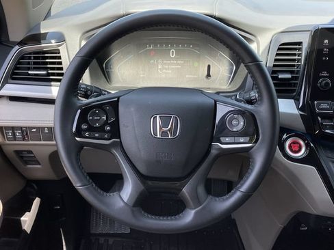 Certified 2024 Honda Odyssey Touring image 12