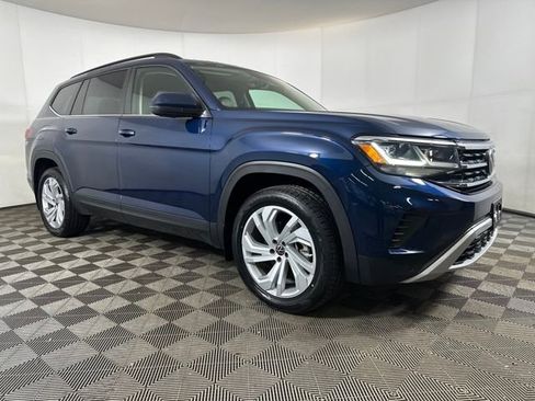 Used 2022 Volkswagen Atlas SE image 2