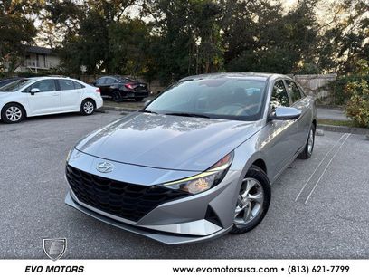Used 2022 Hyundai Elantra SE w/ Preferred Accessory Package