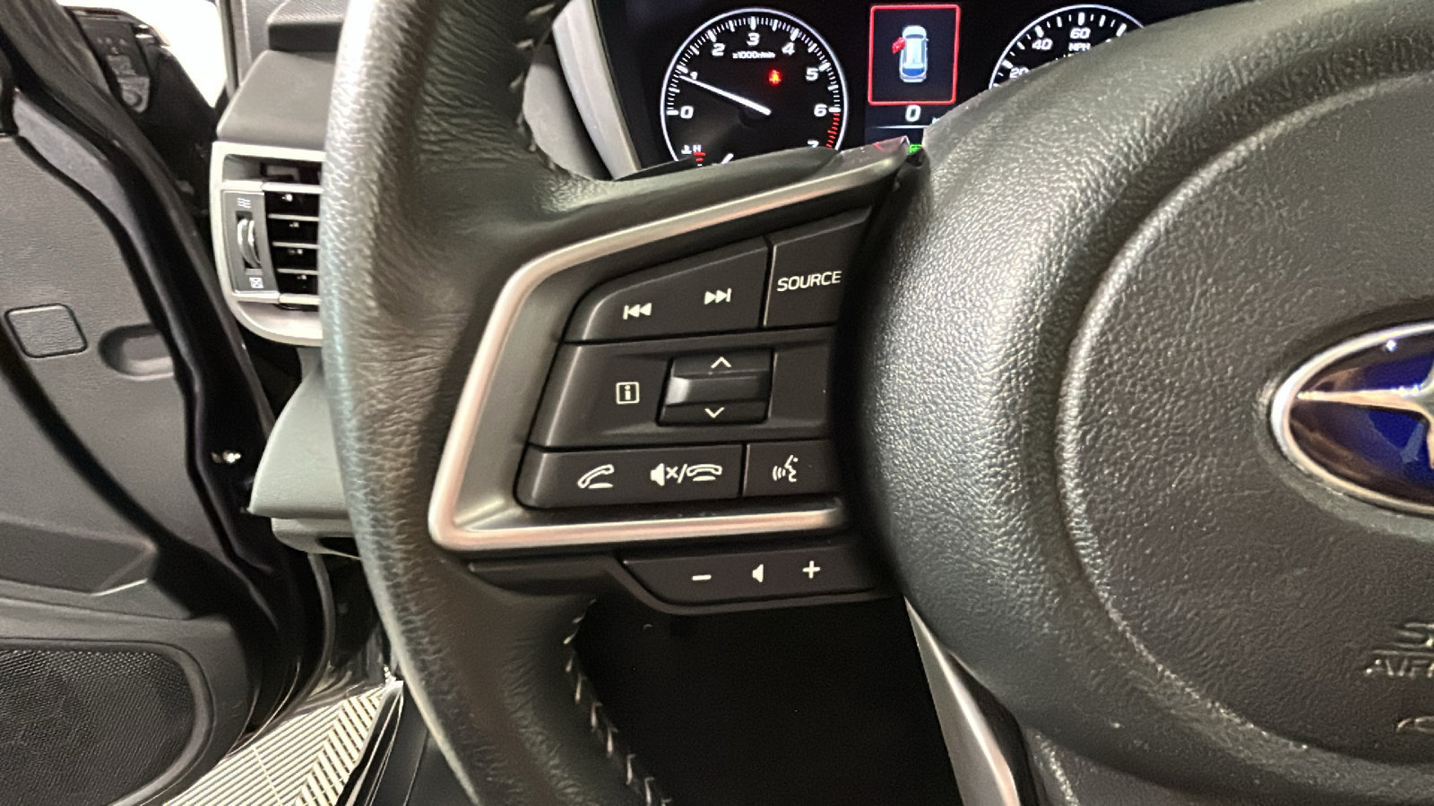 Used 2023 Subaru Outback Limited AWD/4WD image 19