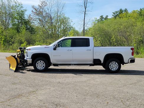 Used 2022 Chevrolet Silverado 3500 LTZ w/ LTZ Convenience Package AWD/4WD image 8