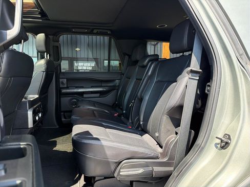 Used 2019 Ford Expedition XLT w/ Equipment Group 202A AWD/4WD image 16