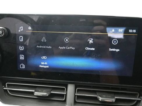 Used 2025 Chevrolet Trax LT w/ LT Convenience Package FWD image 23