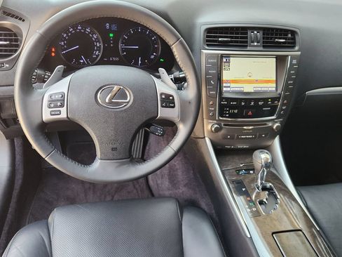 Used 2015 Lexus IS 250C w/ Luxury Package RWD image 28