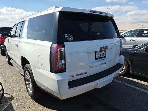 Used 2015 GMC Yukon XL SLT image 3