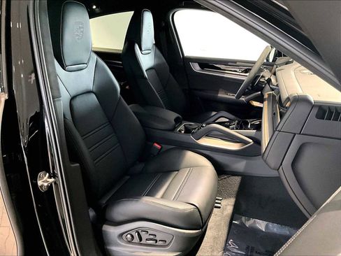 New 2026 Porsche Cayenne Coupe image 19