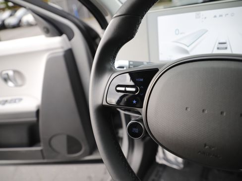 Used 2024 Hyundai Ioniq 5 SE image 23