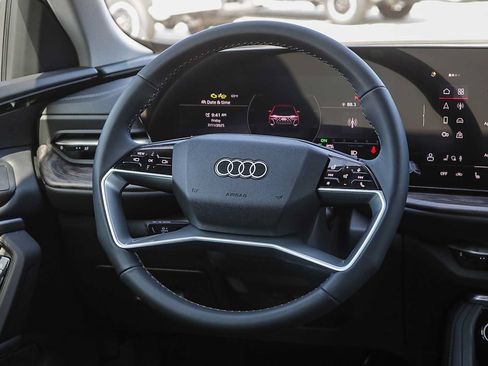 Used 2025 Audi Q5 Premium w/ Convenience Package AWD/4WD image 15