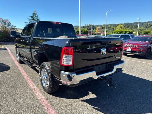 Used 2024 RAM 2500 Tradesman w/ Chrome Appearance Group AWD/4WD image 6