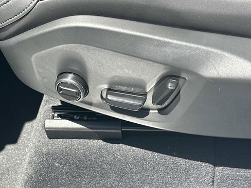 New 2026 Volvo XC90 B5 Plus AWD/4WD image 14