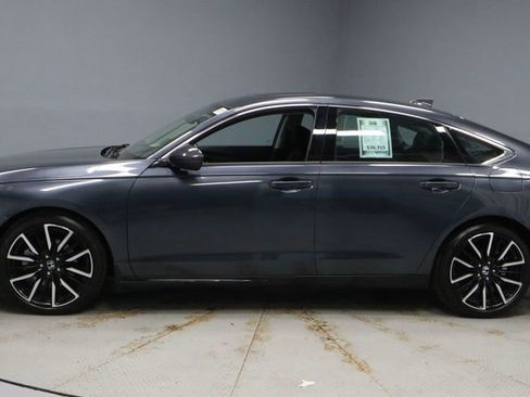 Used 2025 Honda Accord Touring image 7