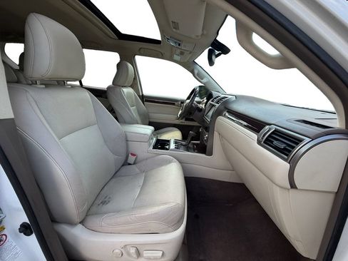 Used 2019 Lexus GX 460 Premium w/ Premium Package AWD/4WD image 10