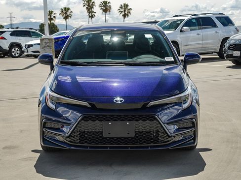 Used 2026 Toyota Corolla SE w/ SE Premium Package FWD image 2