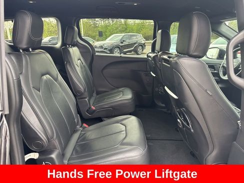 Used 2021 Chrysler Pacifica Touring-L w/ Uconnect Theater Family Group image 22