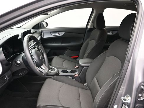 Used 2023 Kia Forte LXS image 11