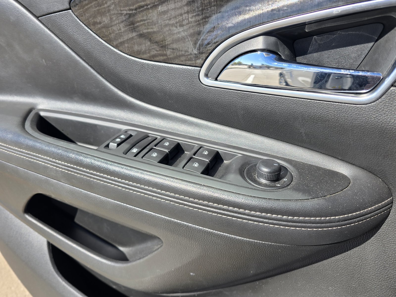 Used 2015 Buick Encore FWD image 17