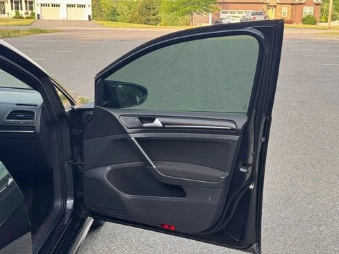 Used 2015 Volkswagen GTI S FWD image 11