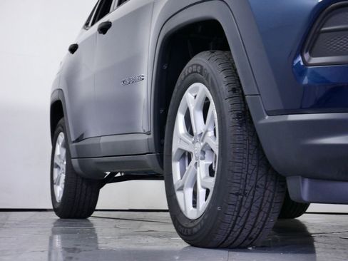 Used 2024 Jeep Compass Sport image 5