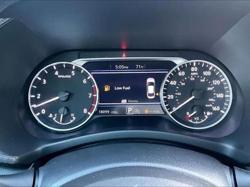 Certified 2025 Nissan Sentra SV image 24