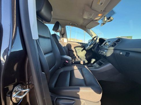 Used 2016 Volkswagen Tiguan S image 14
