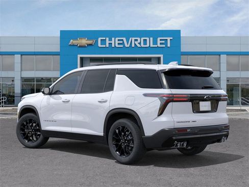 New 2026 Chevrolet Traverse LT image 3