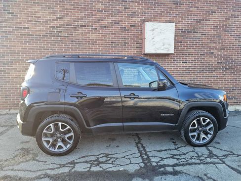 Used 2018 Jeep Renegade Latitude w/ Cold Weather Group image 1