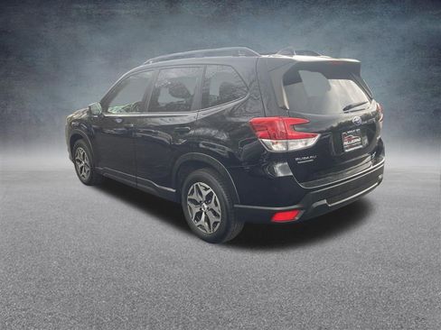 Used 2022 Subaru Forester Premium AWD/4WD image 3