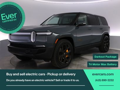 Used 2025 Rivian R1S Premium Dual