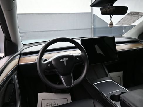Used 2023 Tesla Model Y Long Range AWD/4WD image 25