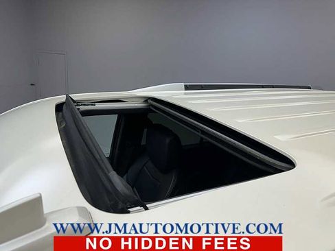 Used 2015 Cadillac Escalade Platinum image 11