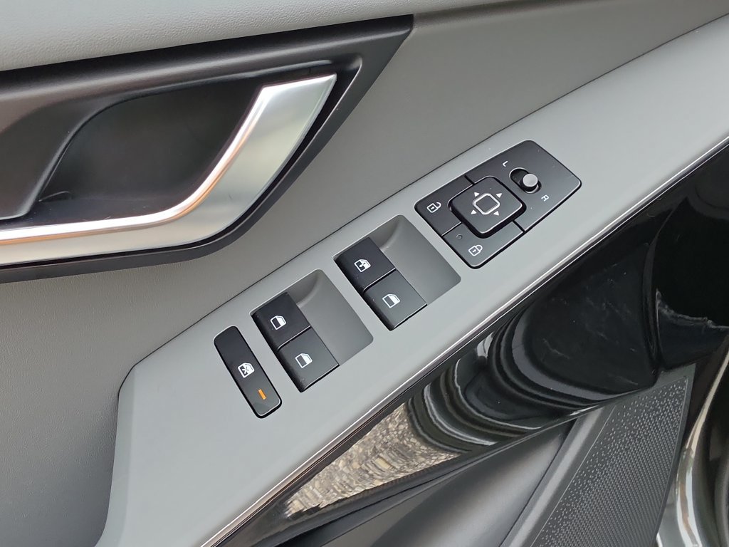 New 2026 Kia Niro EX FWD image 19