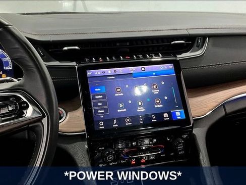 Used 2023 Jeep Grand Cherokee Summit w/ Luxury Tech Group V AWD/4WD image 12
