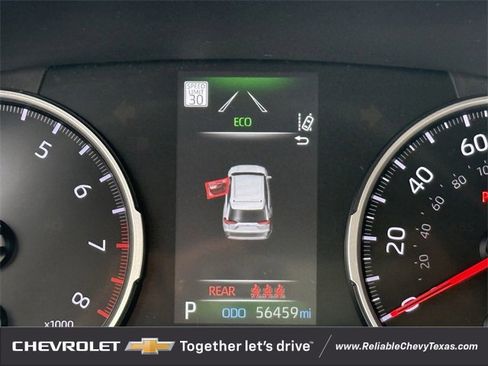 Used 2022 Toyota RAV4 LE image 17