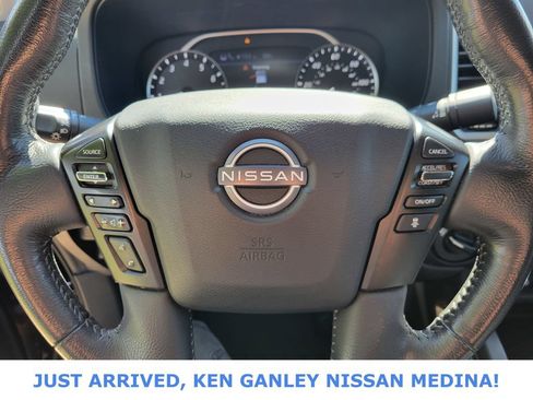 Certified 2022 Nissan Frontier SV w/ SV Premium Package AWD/4WD image 13