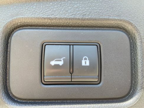 Used 2023 Nissan Pathfinder Platinum AWD/4WD image 13