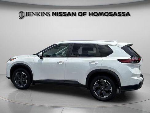 Certified 2024 Nissan Rogue SV w/ SV Premium Package FWD image 9