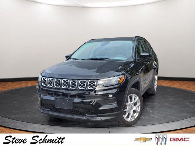 Used 2022 Jeep Compass Latitude AWD/4WD image 1