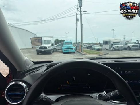 Used 2025 Chevrolet Trax LT w/ LT Convenience Package FWD image 13