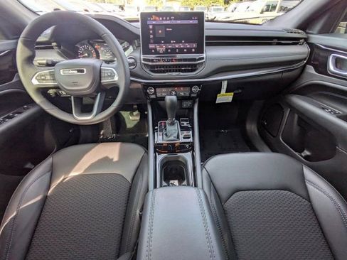 New 2026 Jeep Compass Latitude w/ Sun and Sound Group AWD/4WD image 12