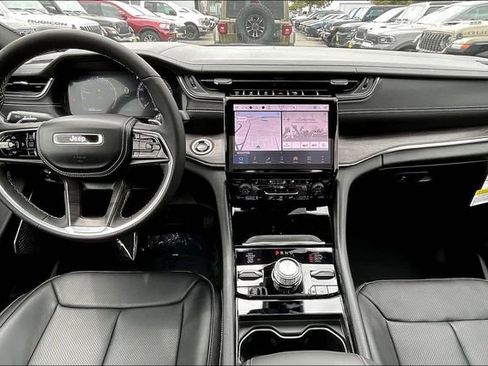 New 2025 Jeep Grand Cherokee Overland image 6