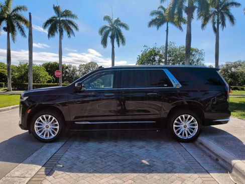 Used 2022 Cadillac Escalade ESV Luxury RWD image 17