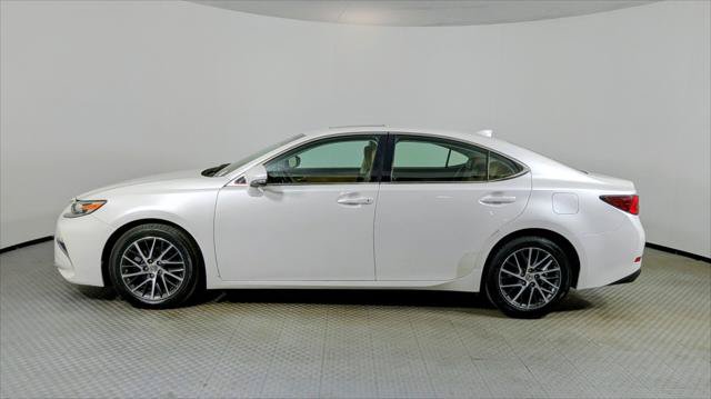 Used 2018 Lexus ES 350 w/ Luxury Package w/Wood Trim FWD image 3