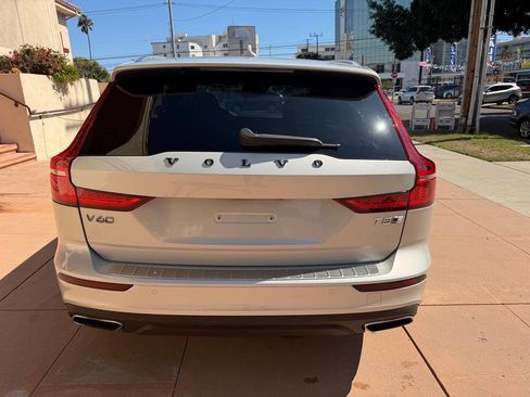 Used 2020 Volvo V60 T5 Cross Country w/ Protection Package Premier image 8
