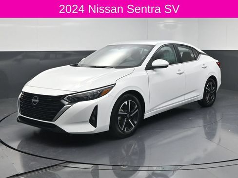 Used 2024 Nissan Sentra SV FWD image 2