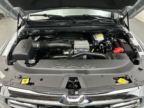 New 2026 RAM 1500 4x4 Crew Cab image 19