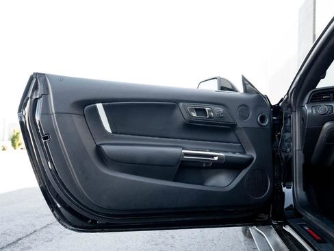 Used 2022 Ford Mustang Shelby GT500 w/ Technology Package image 11