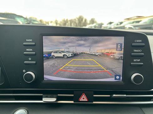 Used 2022 Hyundai Elantra SEL image 20