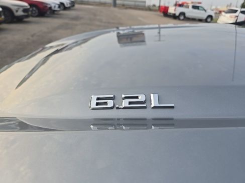 Used 2025 Chevrolet Silverado 1500 LTZ w/ LTZ Convenience Package II AWD/4WD image 9