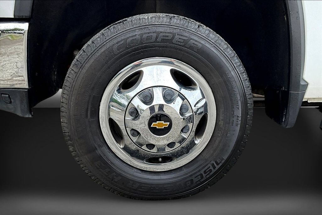 Used 2023 Chevrolet Silverado 3500 LT AWD/4WD image 29